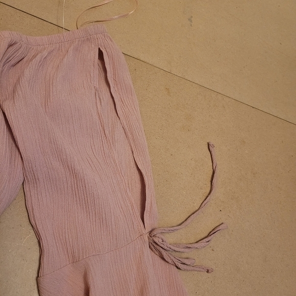 U2B Urban Planet romper,Off/On shoulders,bell peekaboo sleeves,M - Picture 9 of 10